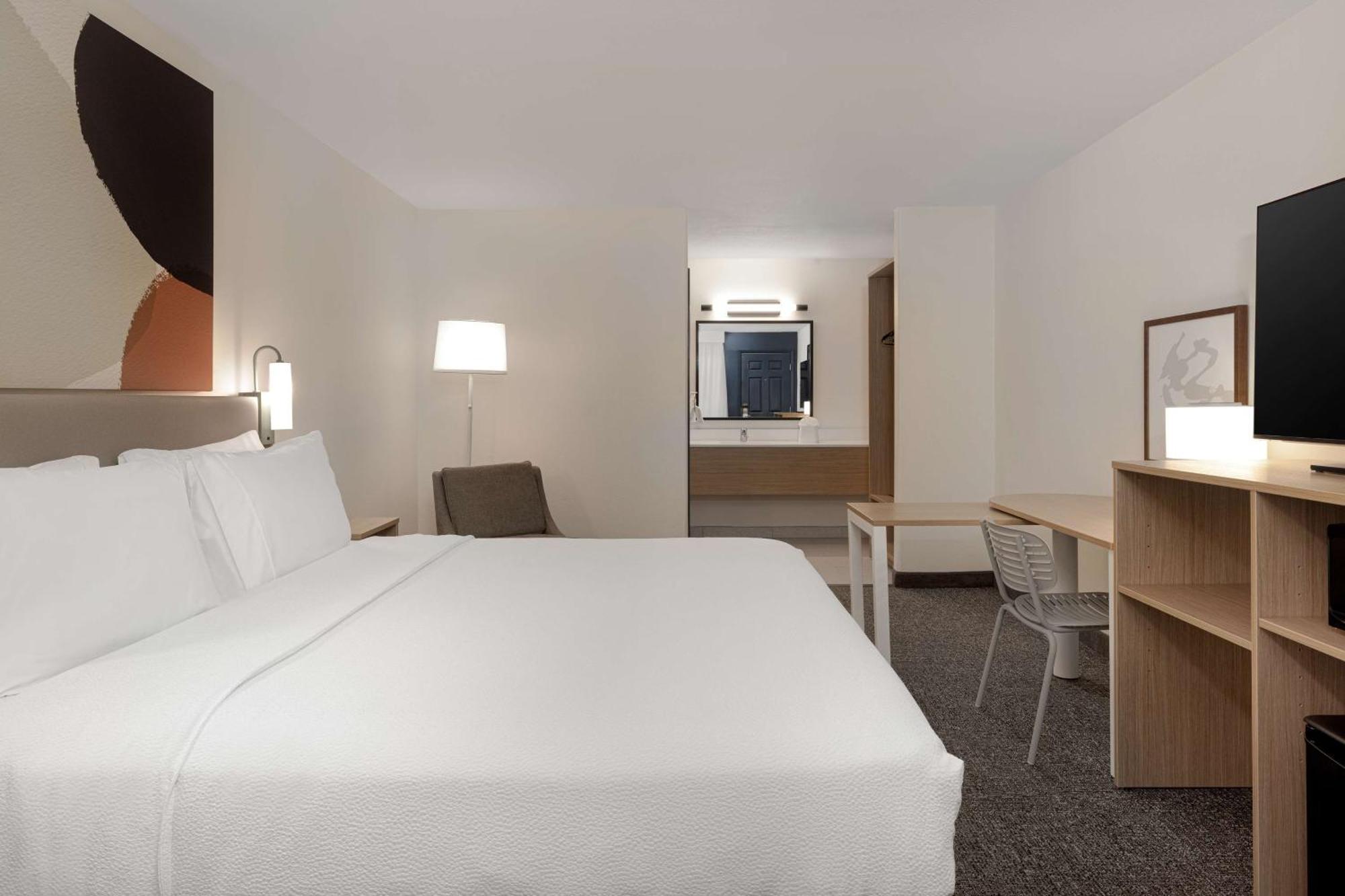 Spark By Hilton Santa Nella Exterior photo