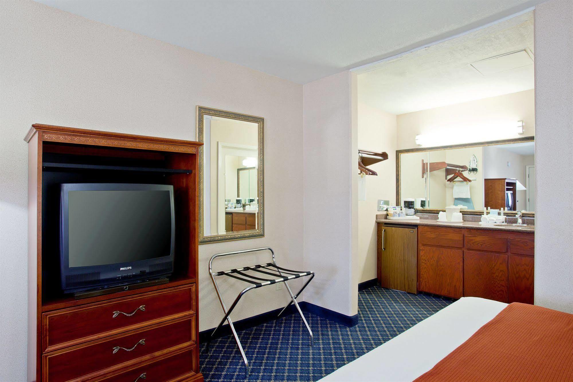 Spark By Hilton Santa Nella Room photo